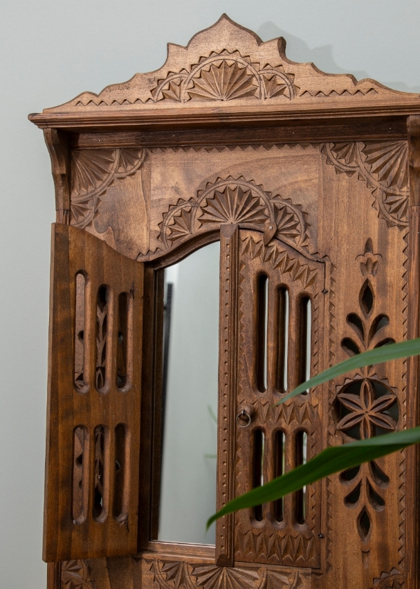 Image for blog post A Complete Guide to Decorative Wall Mirror Designs